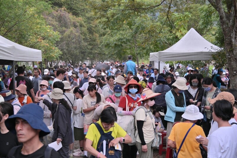 LINE_ALBUM_115.10.10_吉安健走迎雙十_吸引逾萬人次熱情慶國慶　_鄉長游淑貞陪伴鄉親_1f260c2aba02816c.jpg
